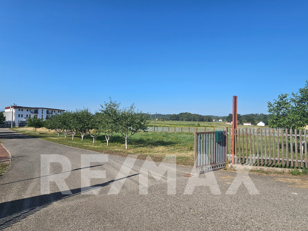 Parcela 3500m2 sa građevinskom dozvolom za halu 2