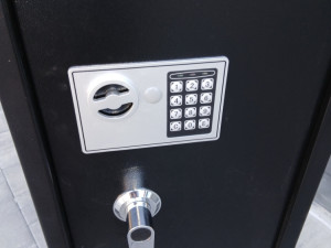 ORMAR SEF ZA ORUZJE 5 PUSKI 145X35X30 6 4 KLJUCA 6 ZAKLJUCAVANJA