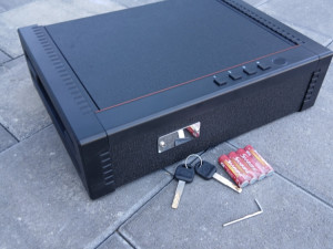 SEF ZA ORUZJE NAKIT 37.5X37.5X10  PODNI SEF SEF NA DODIR