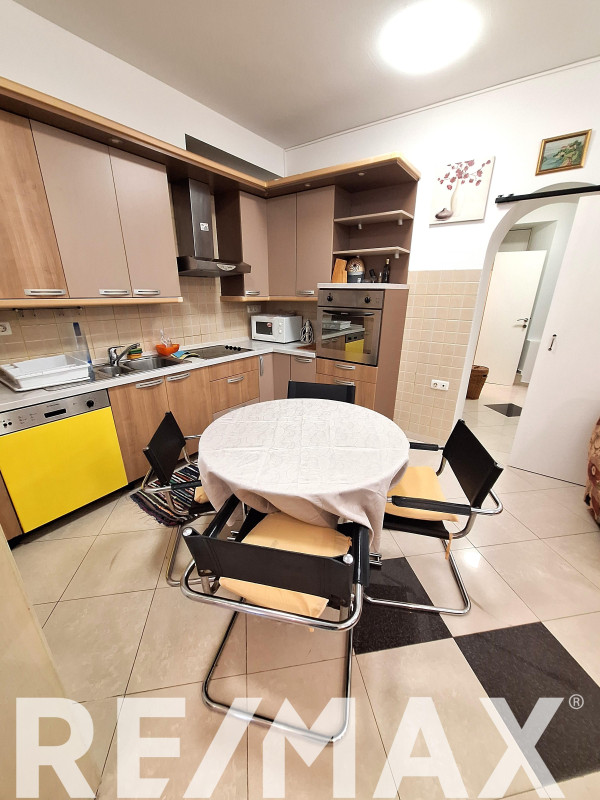 Odličan namješten  dvosoban stan  -Borik- 52m2 4