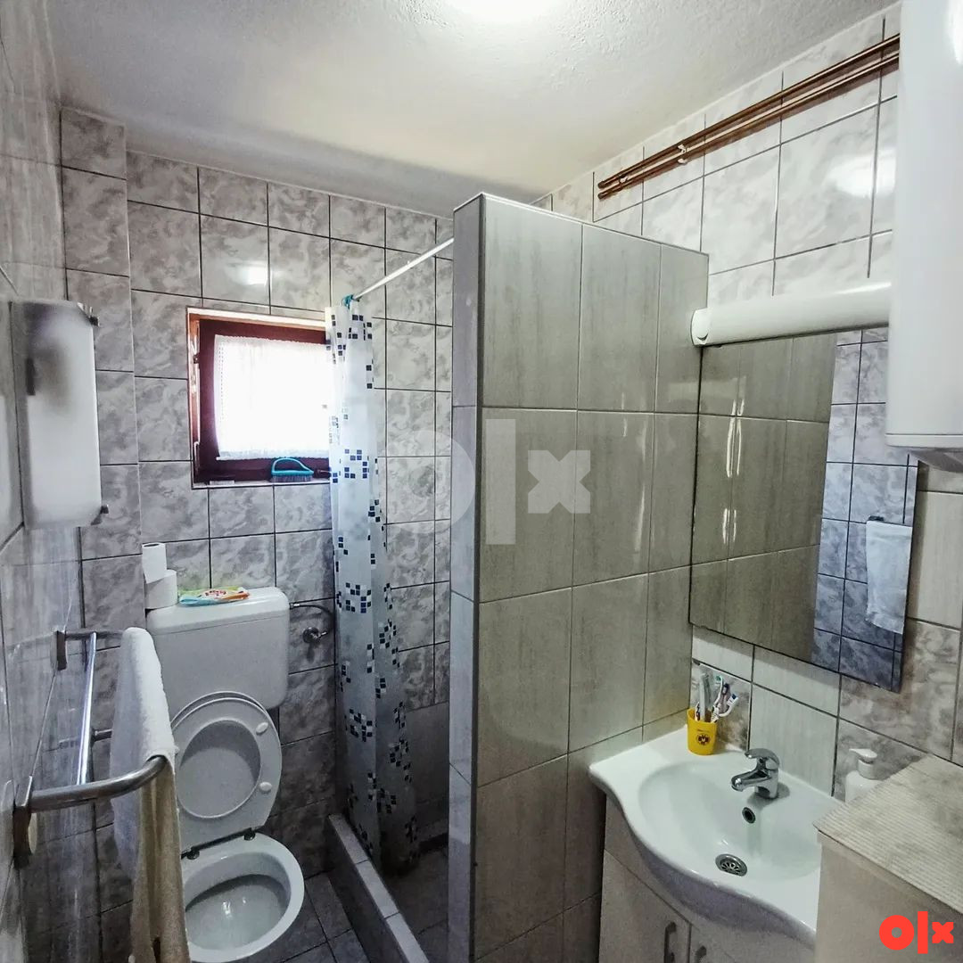 Kuća Knežica 150m2, centralno, nov krov, ODMAH USELJIVA 12