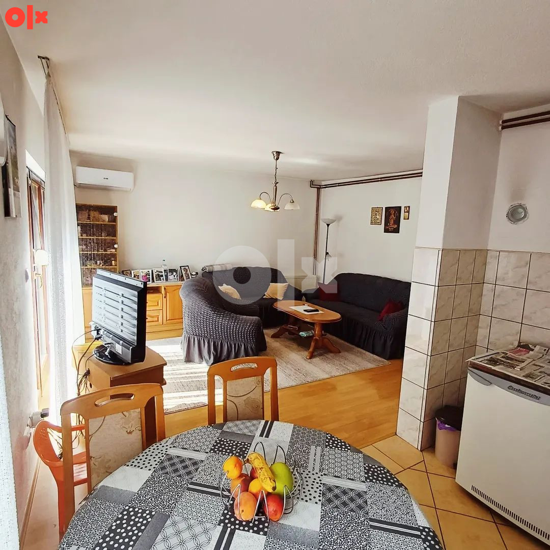 Kuća Knežica 150m2, centralno, nov krov, ODMAH USELJIVA 14