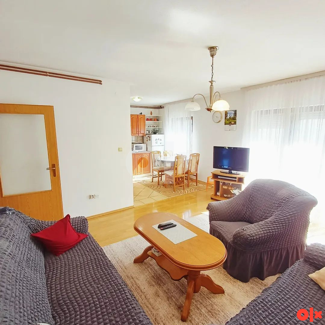 Kuća Knežica 150m2, centralno, nov krov, ODMAH USELJIVA 16