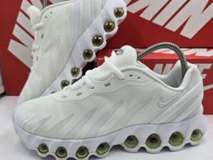 NIKE AIR MAX DN 8