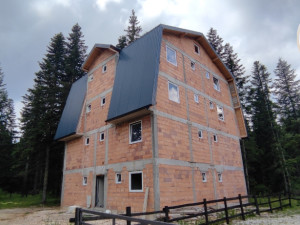 Prodaja Apart Hotela Dvorišta-Jahorina, komplet objekat