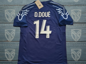 D. DOUE 14 dres PSG sezona 2025/26.