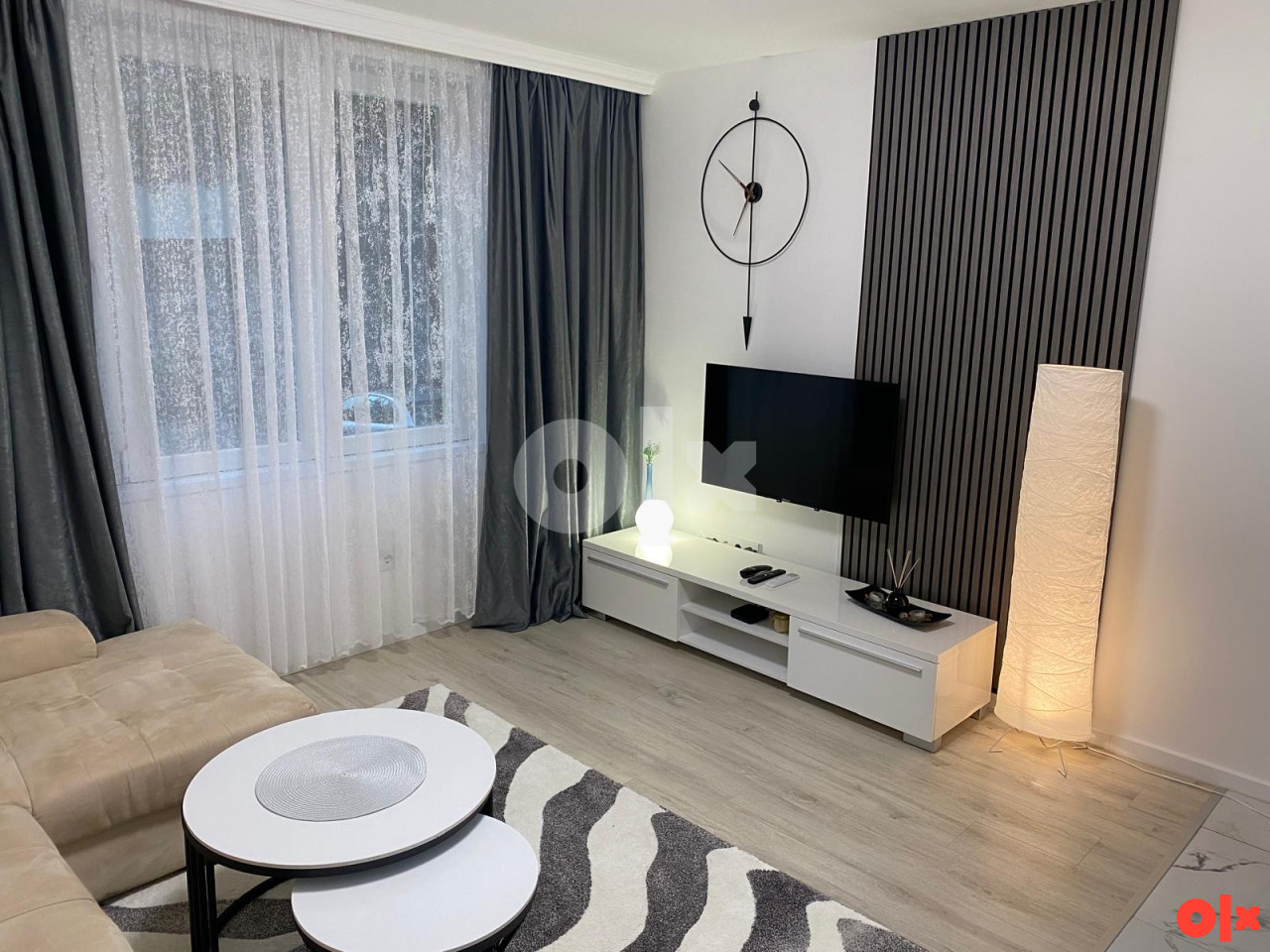 Stan Grbavica 34 m2 Potpuno renoviran