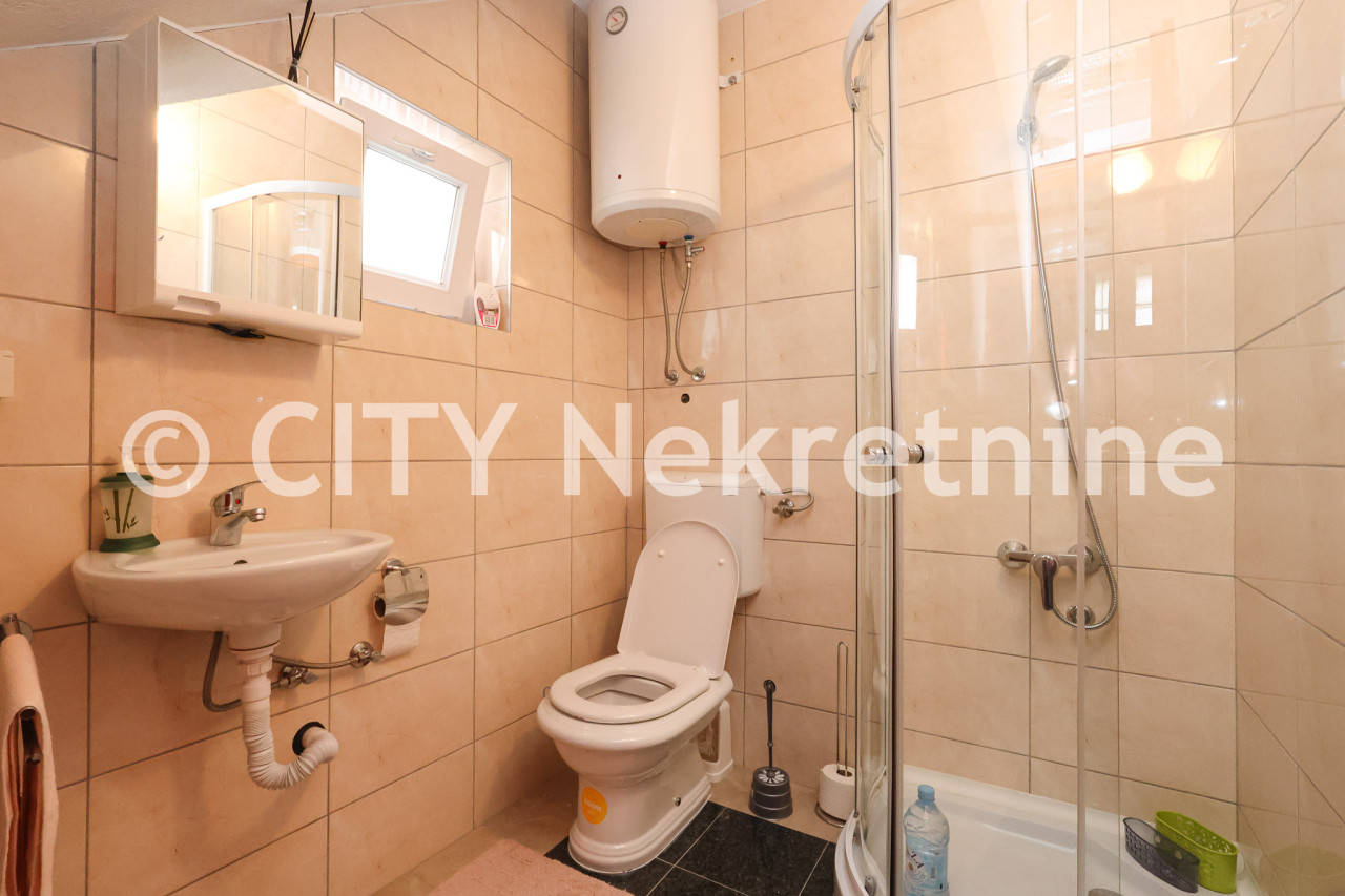 Kuća sa dvorištem - Novo Sarajevo - Hrasno brdo - 369 m2 17