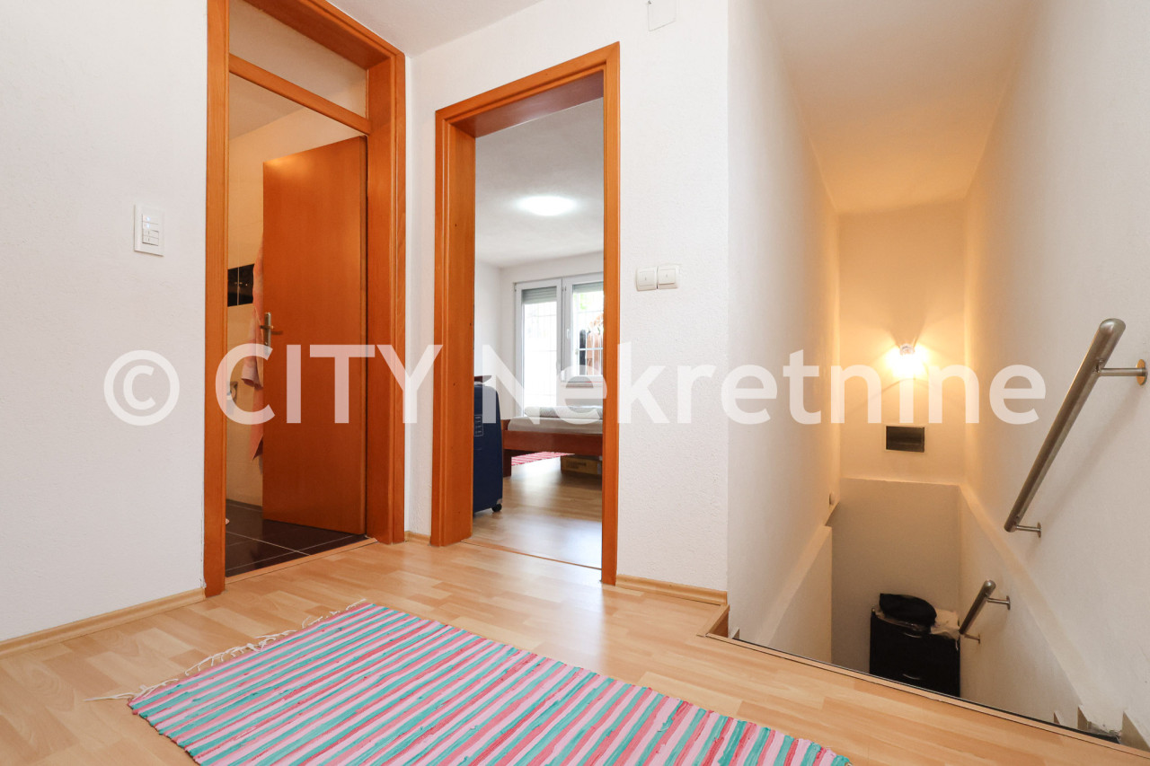 Kuća sa dvorištem - Novo Sarajevo - Hrasno brdo - 369 m2 18