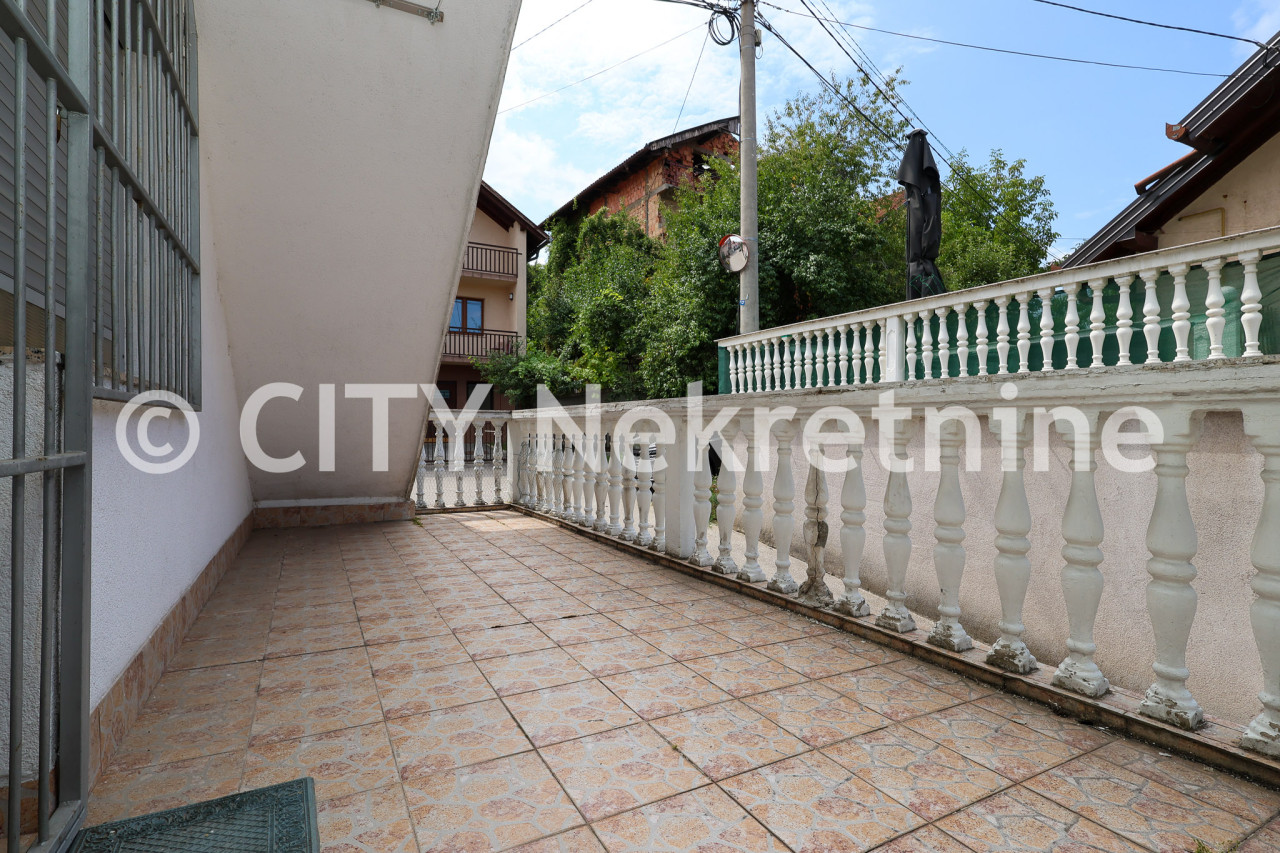 Kuća sa dvorištem - Novo Sarajevo - Hrasno brdo - 369 m2 21