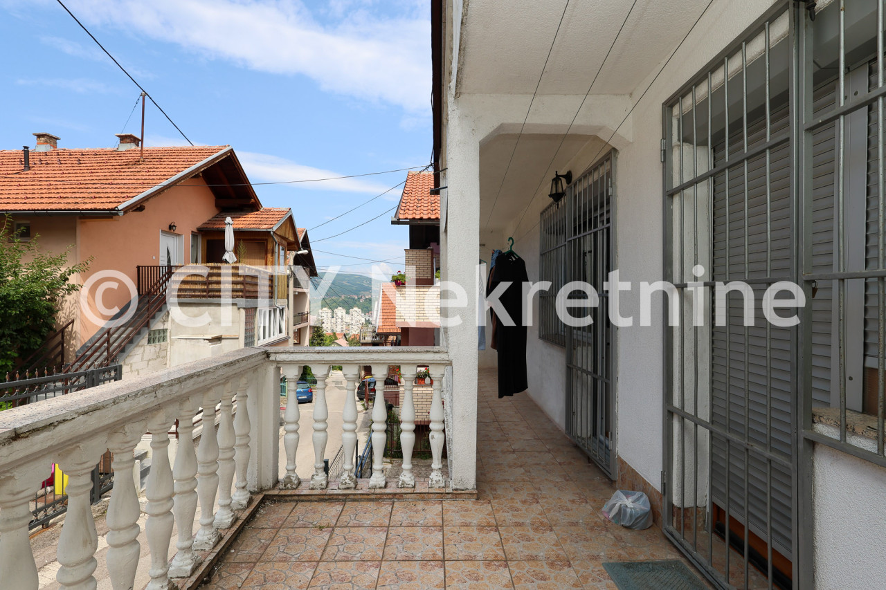 Kuća sa dvorištem - Novo Sarajevo - Hrasno brdo - 369 m2 22
