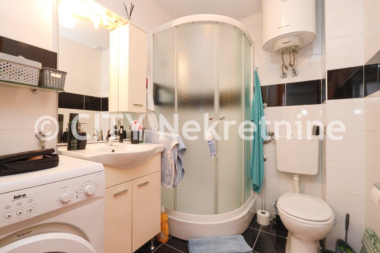 Kuća sa dvorištem - Novo Sarajevo - Hrasno brdo - 369 m2 25