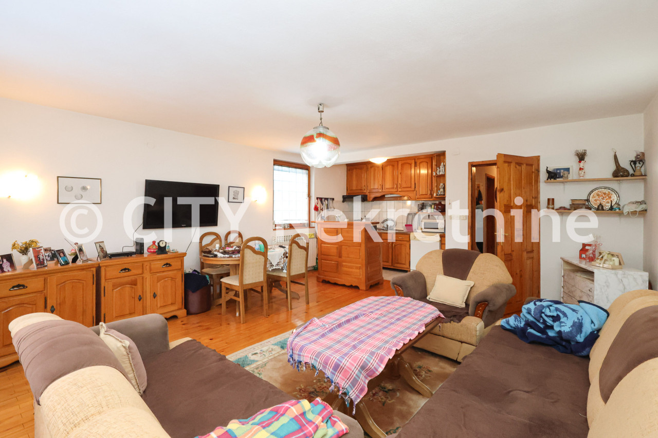 Kuća sa dvorištem - Novo Sarajevo - Hrasno brdo - 369 m2 27