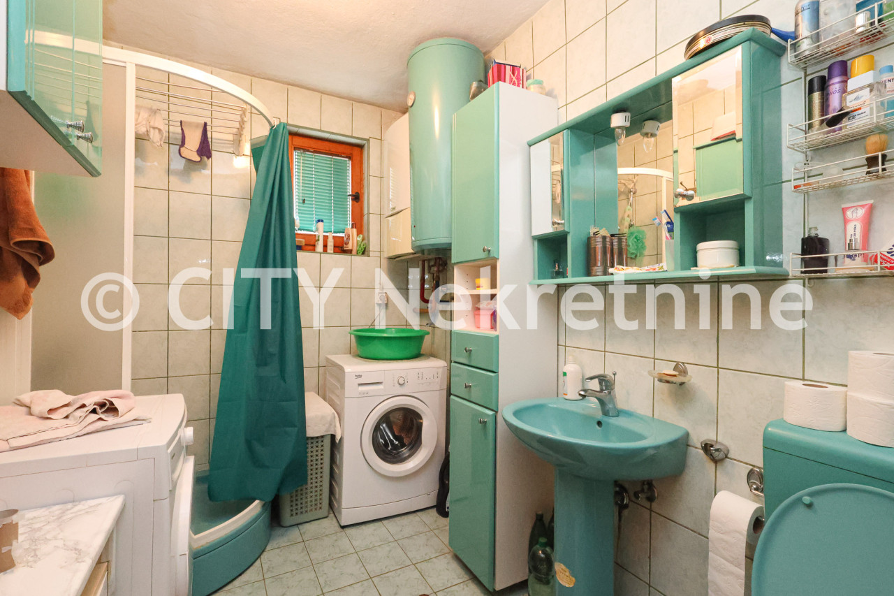Kuća sa dvorištem - Novo Sarajevo - Hrasno brdo - 369 m2 30