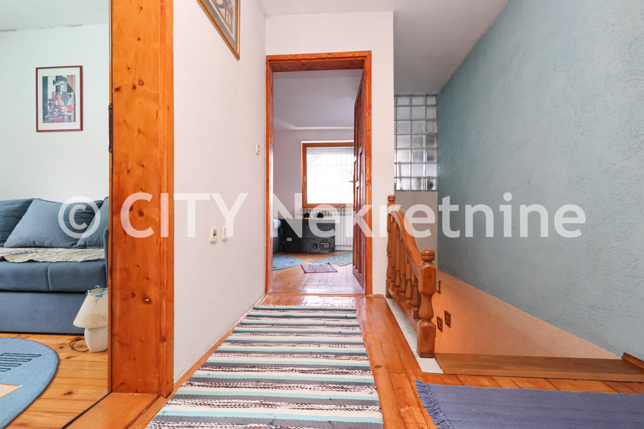 Kuća sa dvorištem - Novo Sarajevo - Hrasno brdo - 369 m2 32