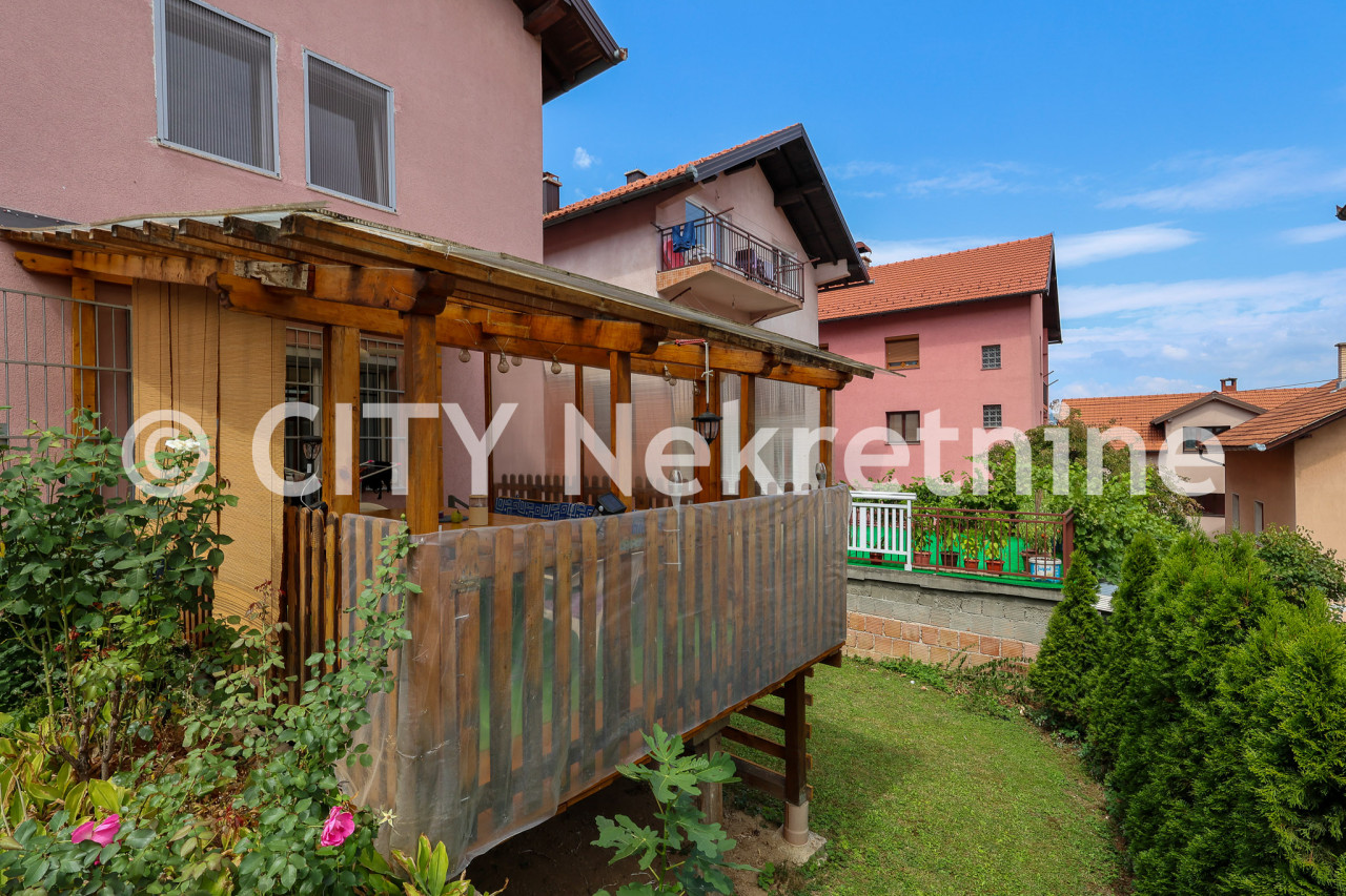 Kuća sa dvorištem - Novo Sarajevo - Hrasno brdo - 369 m2 39