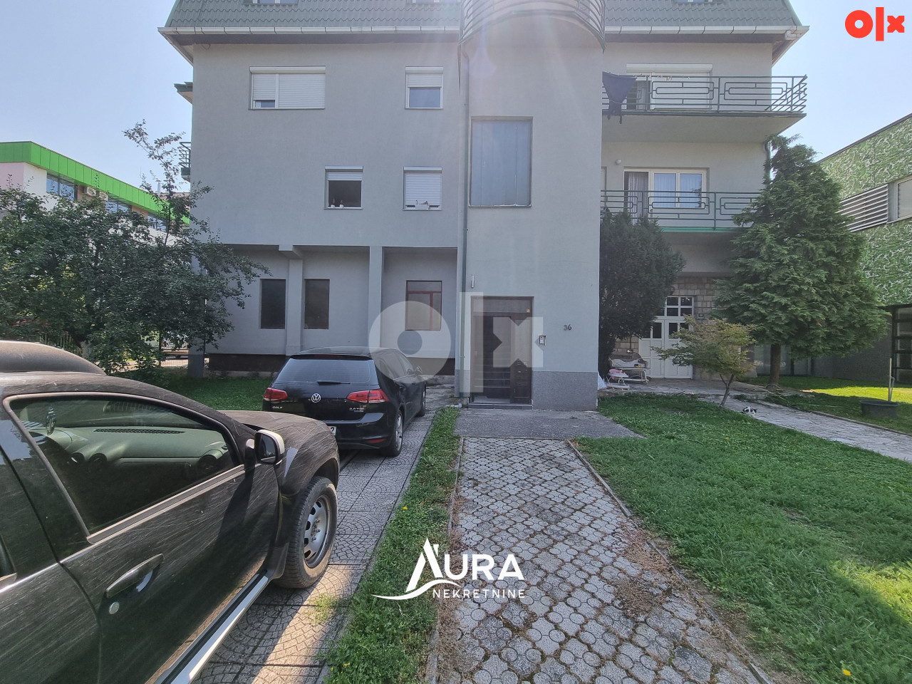 AURA/ Stan sa parkingom / Ilidža 6