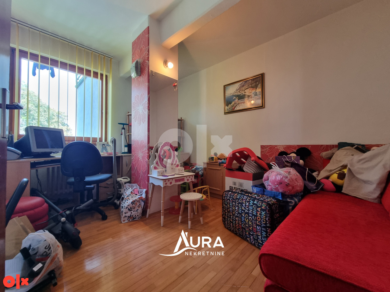 AURA/ Stan sa parkingom / Ilidža 17