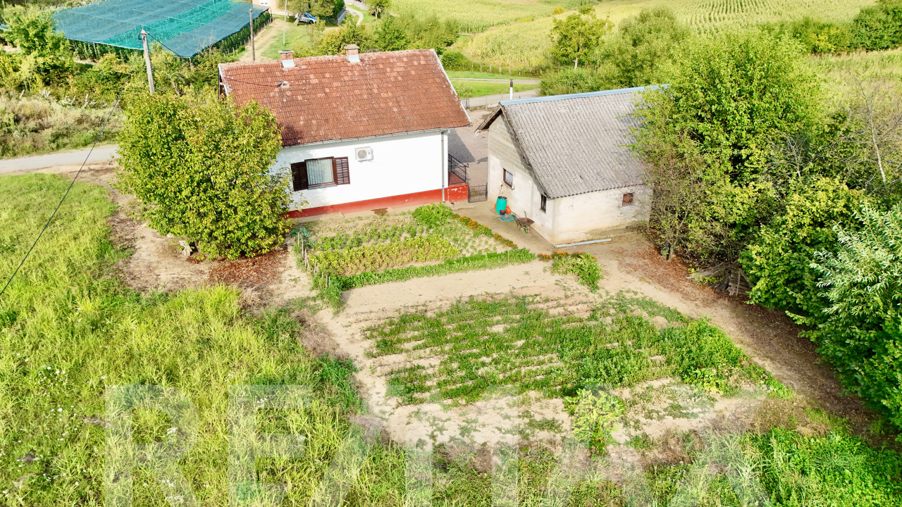 Idilična vikendica / kuća na prodaju - Bakinci, 3108m2 5