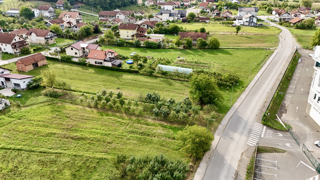 Na prodaju plac na odličnoj lokaciji, Debeljaci 3