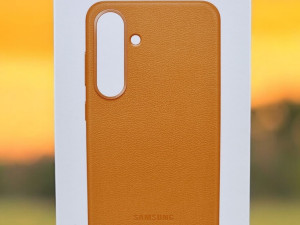Kindsuit leather case Samsung S25 orange