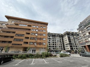 GRUNT - Bulevar - 140 m2 - terasa 75 m2 plus dva parking mjesta