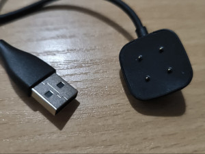 Fitbit Versa 3 4 punjac