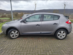 Lijeva plastika vrata zadnja lijeva vrata Renault Megane 3 2009-2