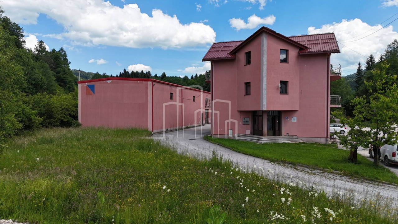 Skladišno proizvodni poslovni prostor sa upravnom zgradom Pale