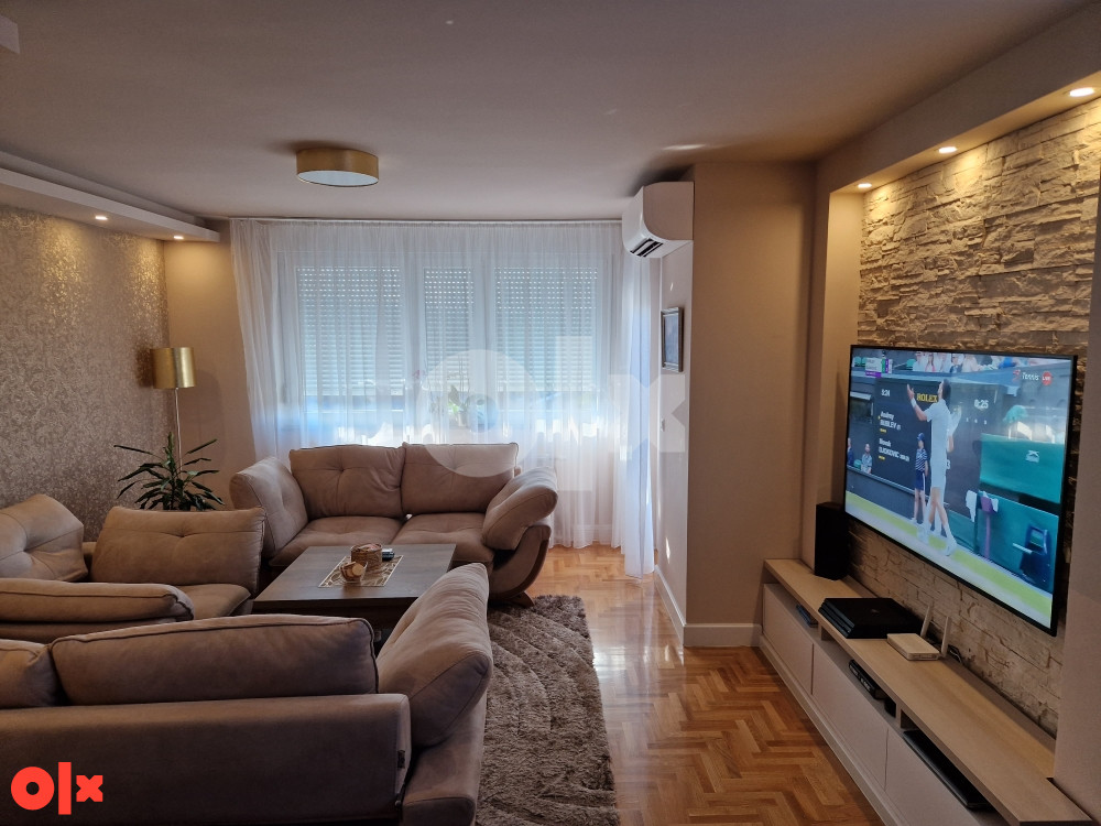 Prodaje se namješten trosoban stan površine 70m2 u Krfskoj Ulici!