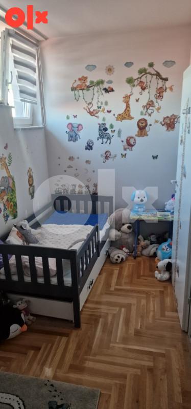 Prodaje se namješten trosoban stan površine 70m2 u Krfskoj Ulici! 14