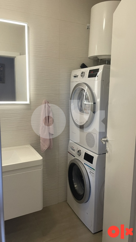 Prodaje se namješten trosoban stan površine 70m2 u Krfskoj Ulici! 10