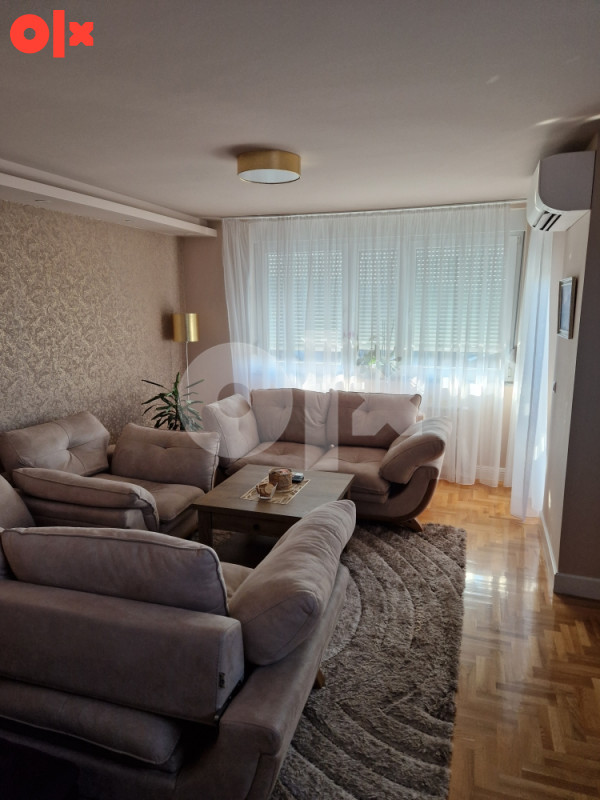 Prodaje se namješten trosoban stan površine 70m2 u Krfskoj Ulici! 3