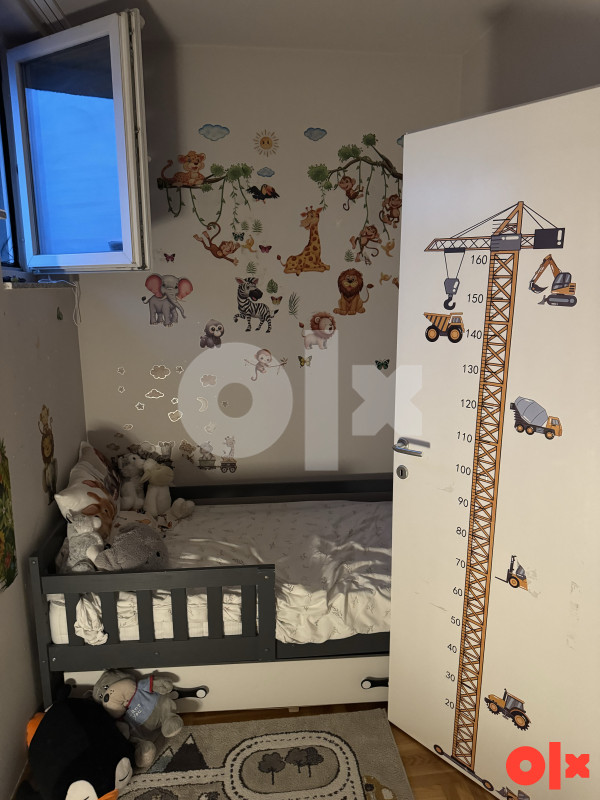 Prodaje se namješten trosoban stan površine 70m2 u Krfskoj Ulici! 17