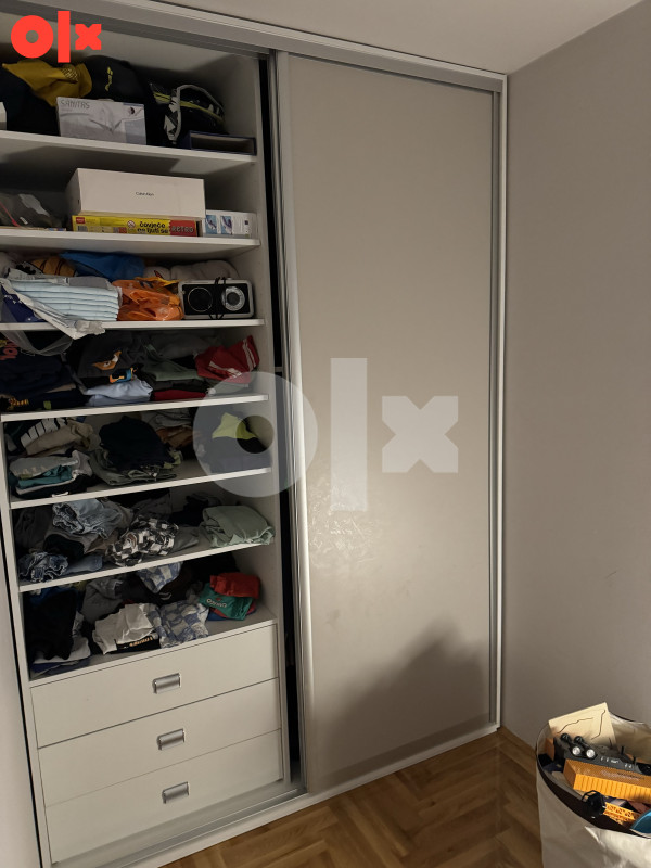 Prodaje se namješten trosoban stan površine 70m2 u Krfskoj Ulici! 18