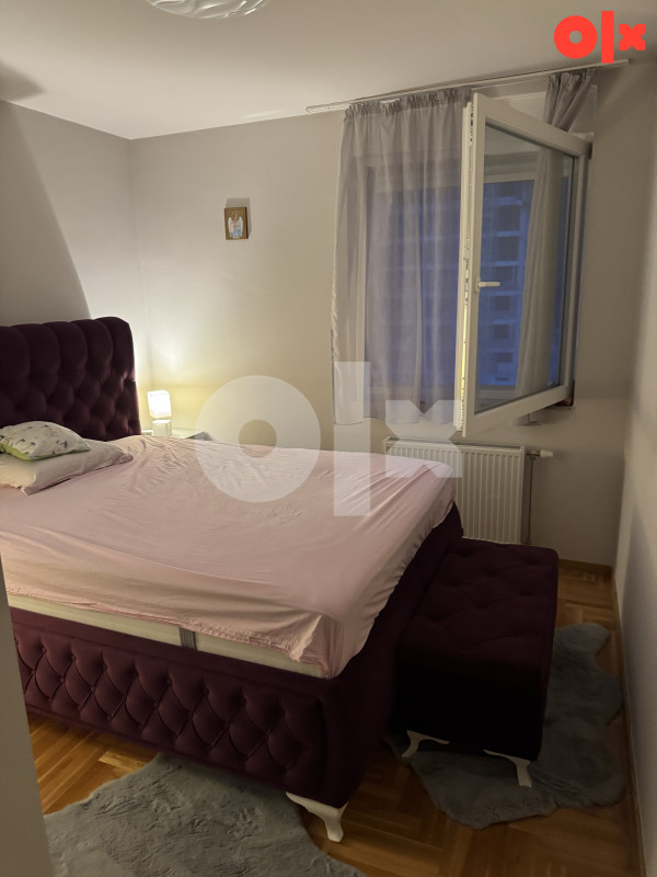 Prodaje se namješten trosoban stan površine 70m2 u Krfskoj Ulici! 22