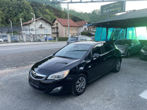 Opel Astra J 1.7 CDTI 81kw 2010god. *186 000km*