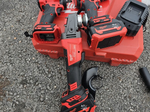 Set alata Milwaukee 3 alata busilica brusilica odvijac aku