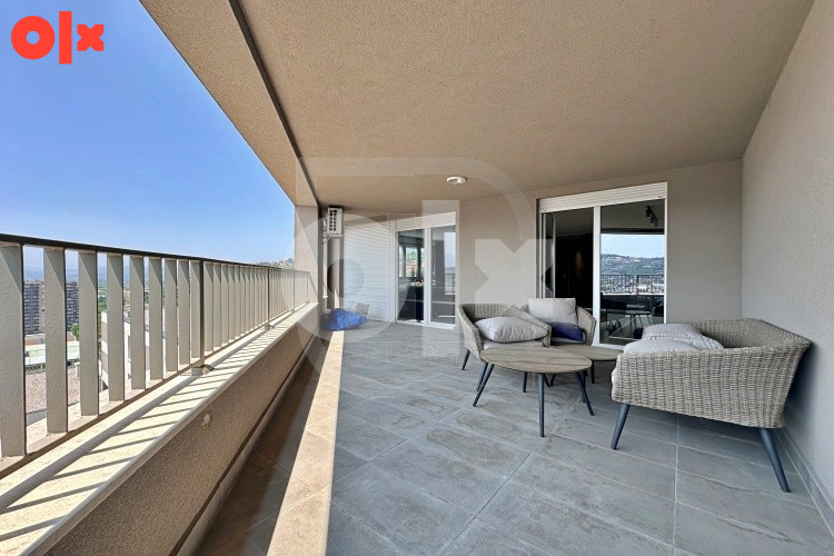 Namješten dvoetežni penthouse sa velikom terasom, Otoka 23