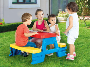 Klupa piknik dolu sto za četvero, igracke