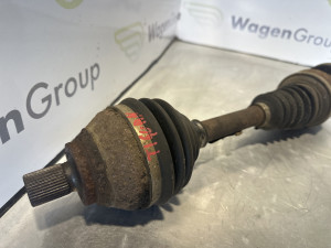 Poluosovina Volkswagen Tiguan (fotografija 4)