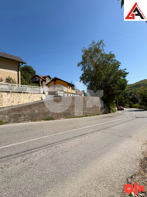 Kuća 300 m2 stamb. prostora sa garažom i 550 m2 okućnice - Zenica 2