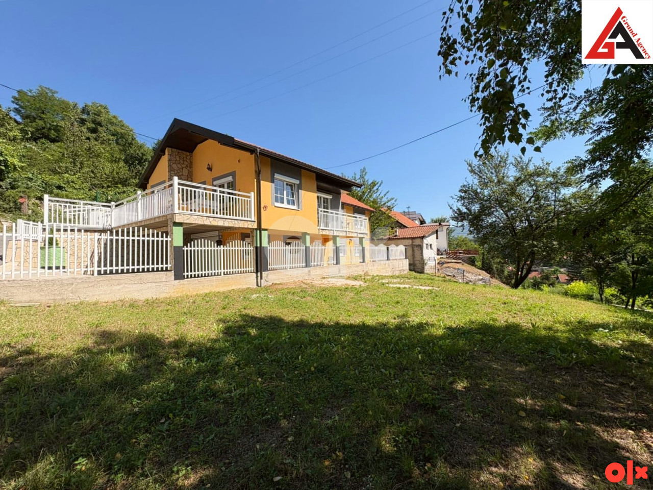 Kuća 300 m2 stamb. prostora sa garažom i 550 m2 okućnice - Zenica 9
