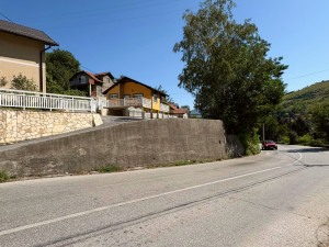 Kuća 300 m2 stamb. prostora sa garažom i 550 m2 okućnice - Zenica photo 2
