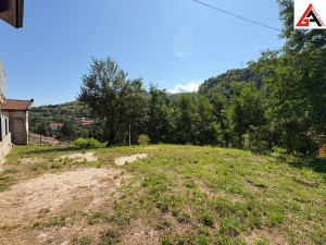 Kuća 300 m2 stamb. prostora sa garažom i 550 m2 okućnice - Zenica photo 3