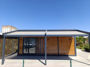 Tiny House 24 m2 Viseci plafon, pergola oko cijele kuce