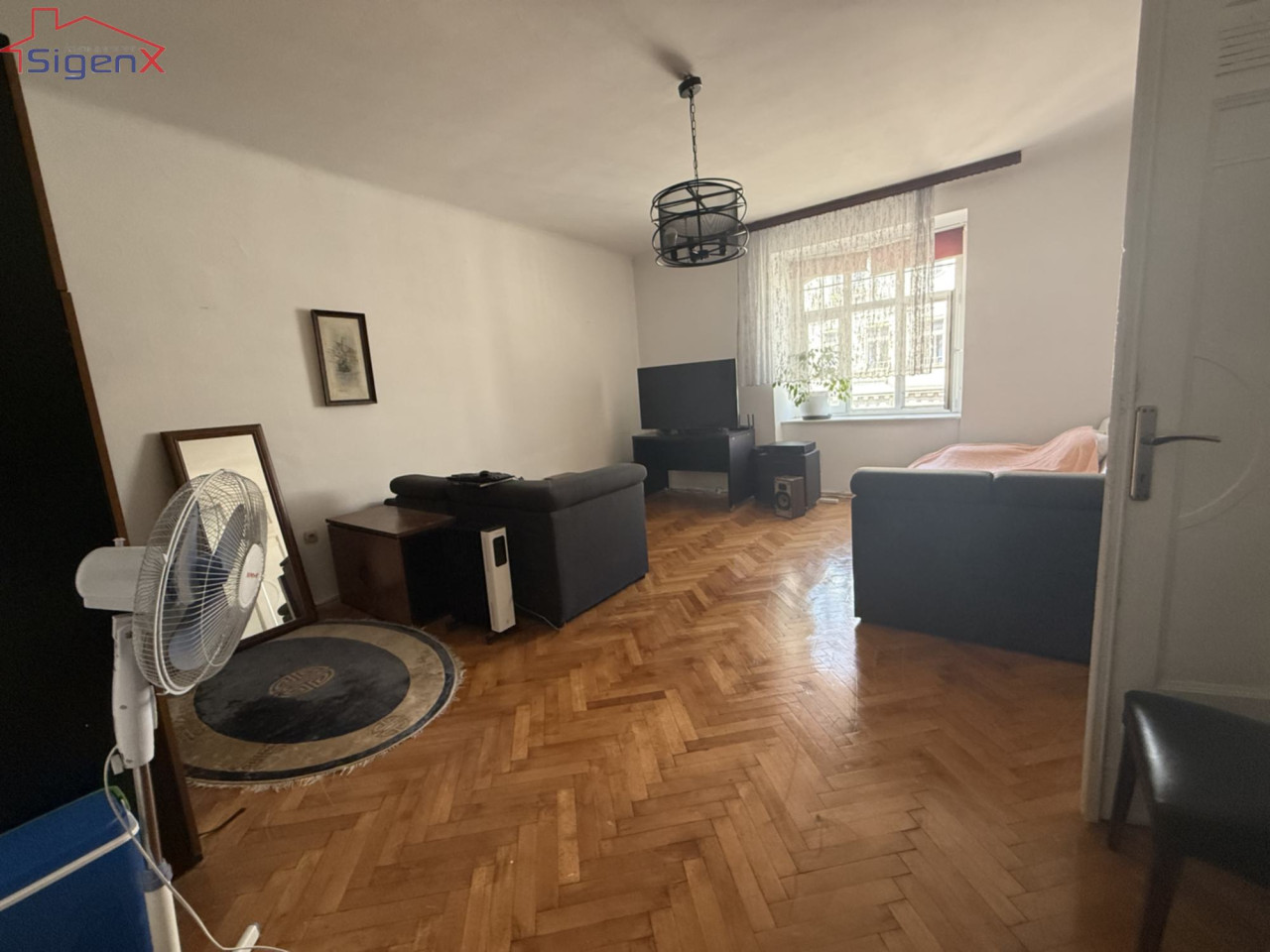 Prodaje se petosoban stan / Centar / Maršala Tita 9