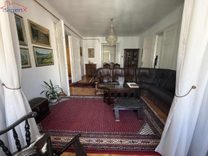 Prodaje se petosoban stan / Centar / Maršala Tita