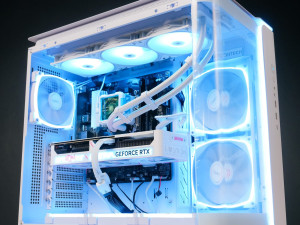 GAMING PC i5-14400F 32GB RAM Colorful iGame RTX 5070 Ultra 12GB