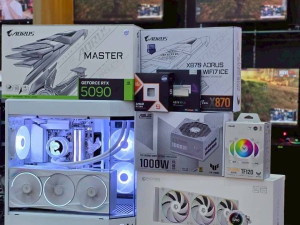 GAMING PC Ryzen 9 9950X3D 64GB GeForce RTX 5090 Master ICE 32GB